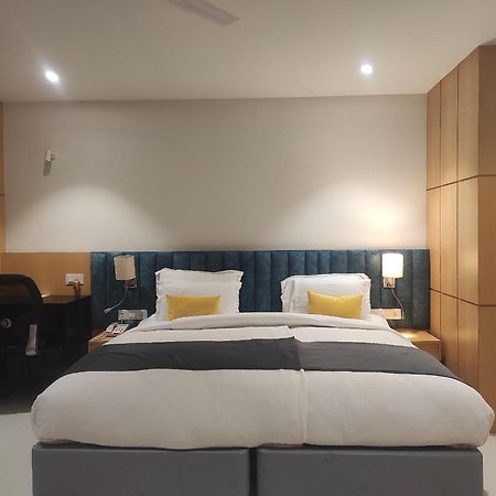 Clubway Grand A Boutique Hotel Jorhāt Eksteriør billede