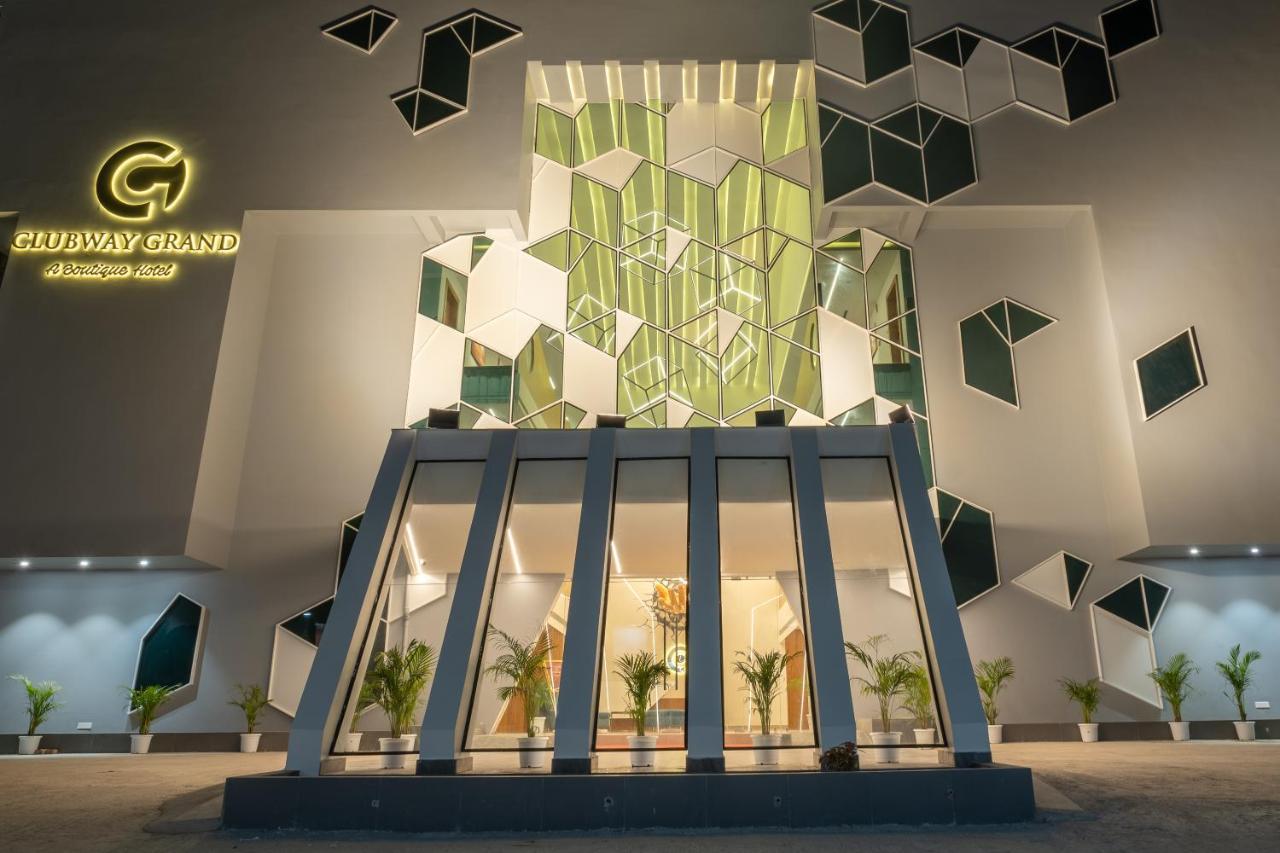 Clubway Grand A Boutique Hotel Jorhāt Eksteriør billede