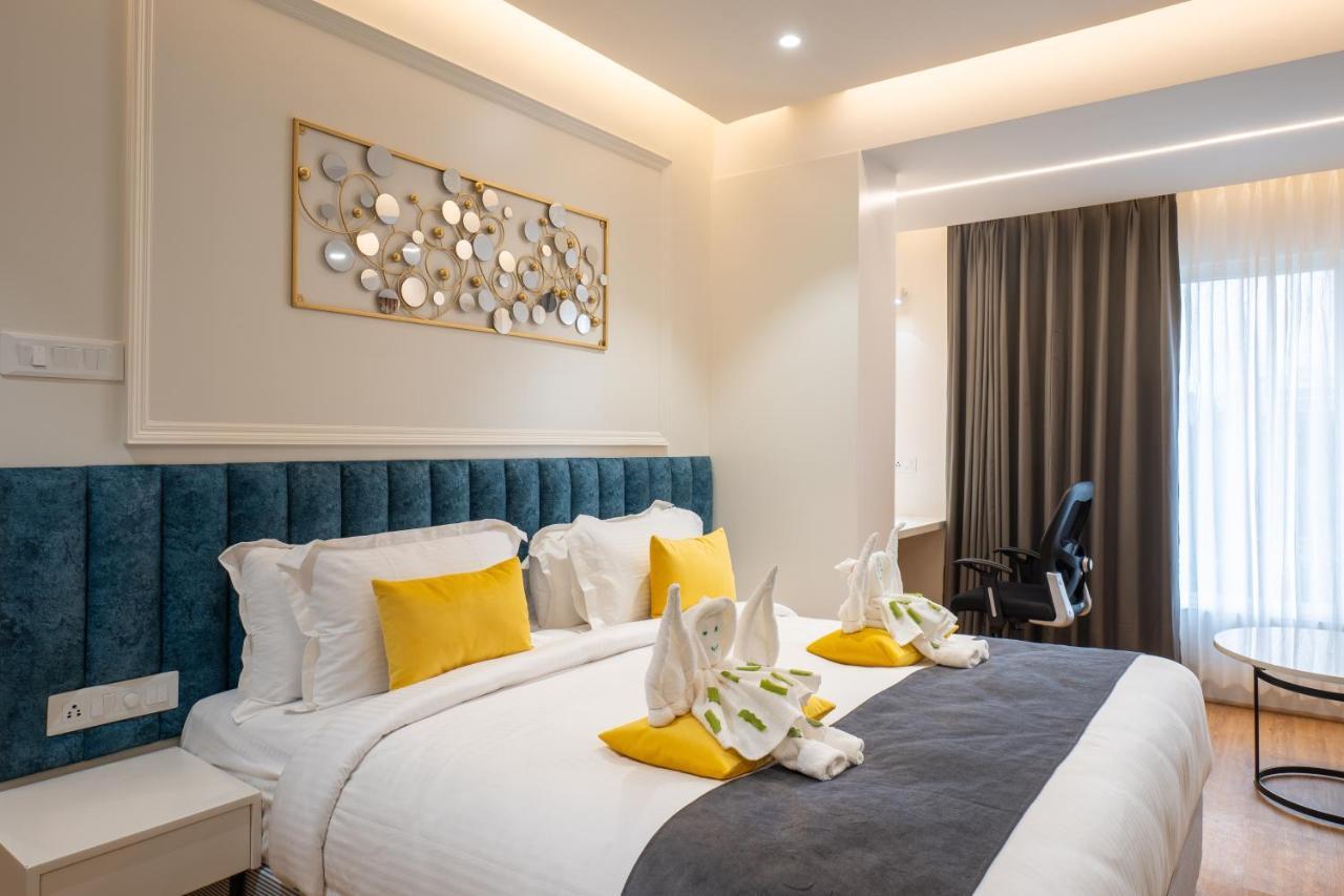 Clubway Grand A Boutique Hotel Jorhāt Eksteriør billede