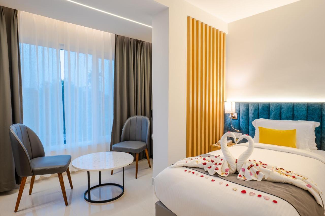 Clubway Grand A Boutique Hotel Jorhāt Eksteriør billede