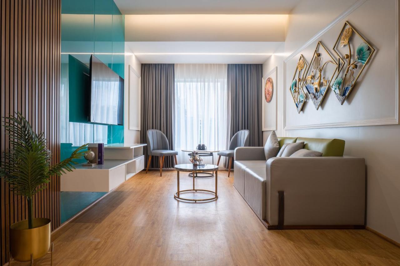 Clubway Grand A Boutique Hotel Jorhāt Eksteriør billede